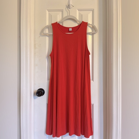Old Navy Dresses & Skirts - Old Navy sleeveless salmon/red-pink mini shift dress size M
